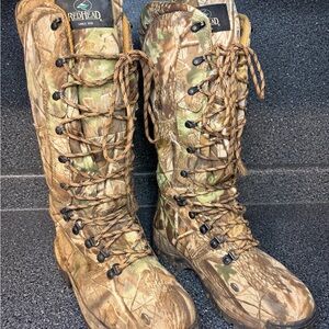 RedHead Camo Lace-Up Hunting Boots in Brown and Green